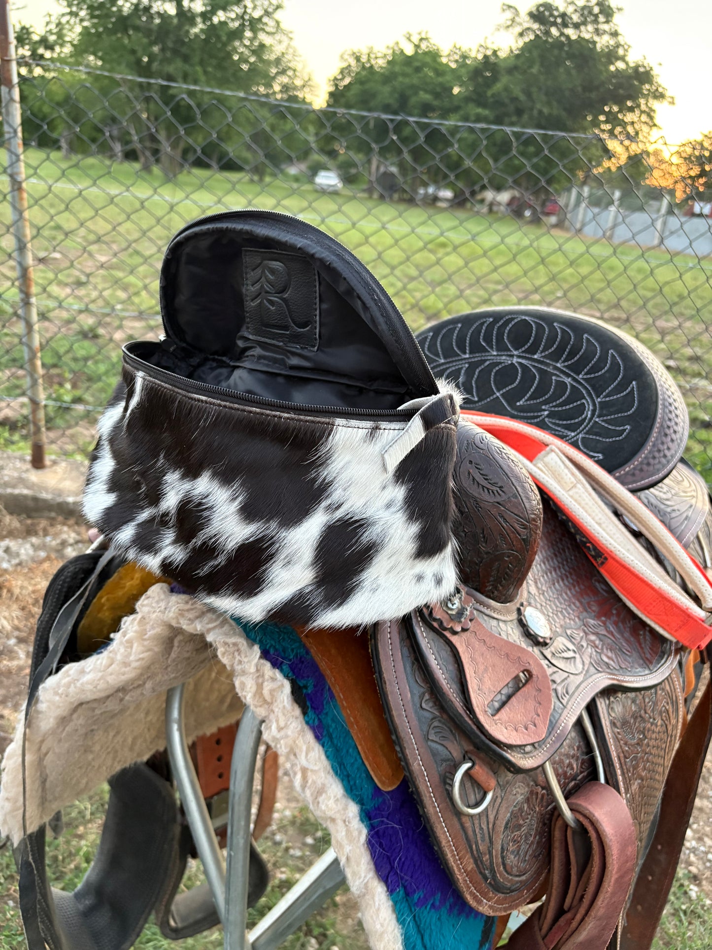 RLP Cowhide Saddle Sack- black (8)