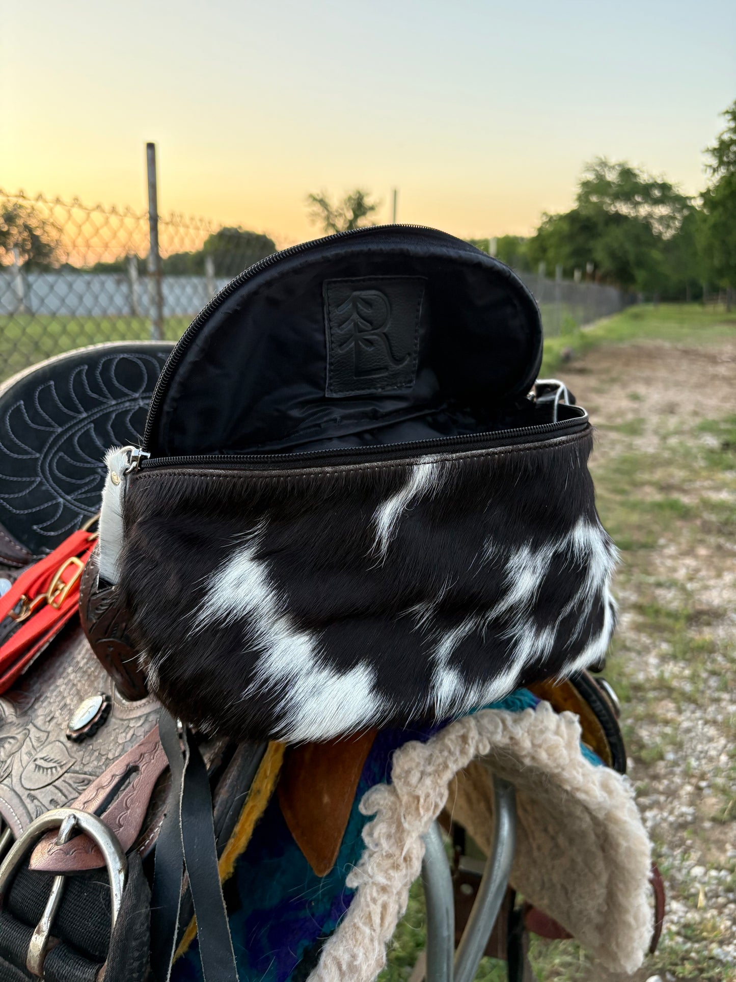 RLP Cowhide Saddle Sack- black (8)